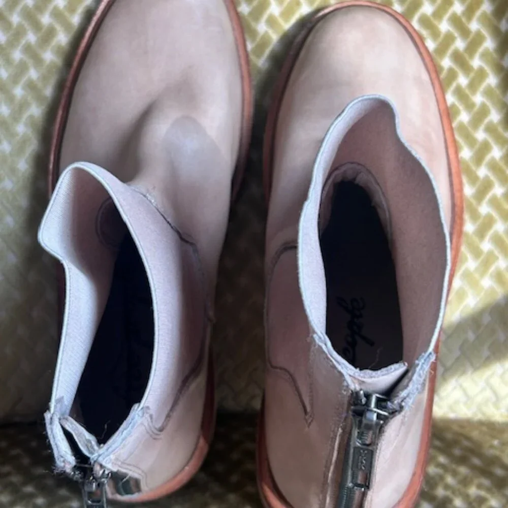FREE PEOPLE Arlo Santa Fe Lush Natural Tan Elastic Croc Chelsea Boots - Picture 15 of 16